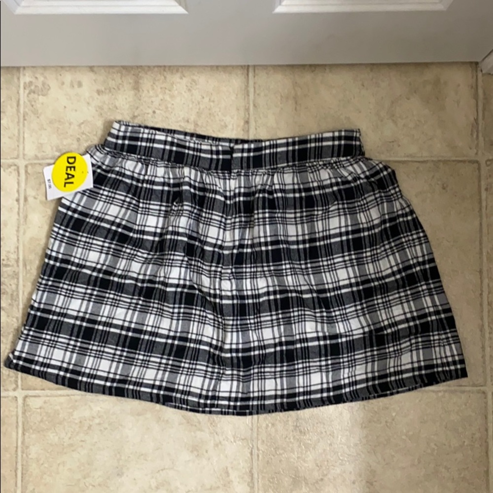3 for $15! Forever21 Plaid Skirt - Picture 3 of 5